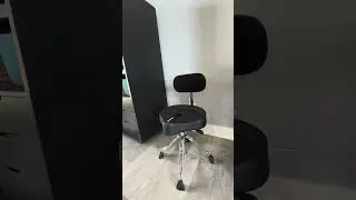 Amazon (chinese knock off) VS Roc-n-Soc drum throne