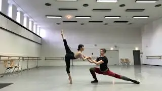 #TogetherAtHome (V: Konami Omachi & Maksym Palamarchuk / Ballett)) - Theater Dortmund
