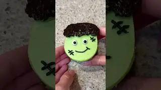 Frankenstein&rsquo;s Monster Cupcake #cupcake #halloween