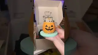 I love Pusheen! Happy fall season! #gamergirl #pusheen #pusheenbox #fall #october #halloween