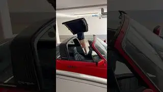 Installing the targa roof. #targa #porschetarga #porsche911 #classicporsche