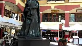 Leichhardt.Tv The Italian Forum 13092010 003 Statue