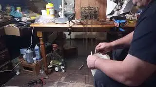 Ремонт часов с кукушкой для начинающих (часы с кукушкой и перепелом 1908 GK со счетным колесом) Ч...