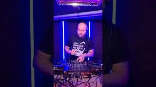 Hard Hypnotic Techno in #bluebasement (form Poland). #techno #envoexp #dj