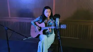 Sarah Kinsley - Caught Up In A Dream (Acoustic)