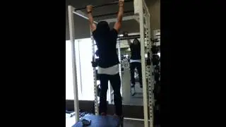 Joy Jekel Doing Pull up.MOV
