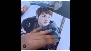 My very first (& super cringy) KPOP merch Unboxing