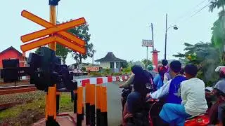PALANG PINTU KERETA API | RAILROAD CROSSING | KA GAYA BARU MALAM SELATAN