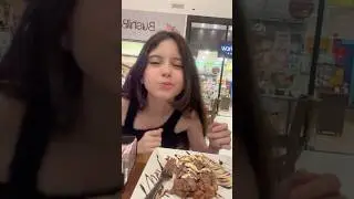 Provando Waffle da Cacau Show #shorts #shortsyoutube