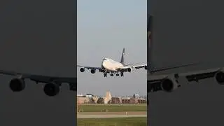 UPS 747-400F crazy landing at SDF Airport #shorts