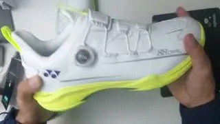 Yonex 88 Dial 2 Sepatu Badminton tanpa tali. BOA system