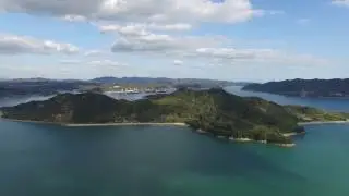 瀬戸内海に浮かぶ離島「百島」の空撮映像