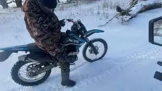 Едем на Motoland xr enduro на Волгу через лес 