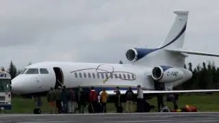 Dassault Falcon 7X Departing Moosonee / CYMO