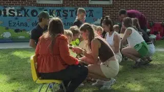 Music group performs for Boise's Basque preschool ahead of Jaialdi weekend concert