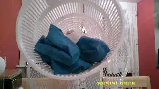 Demostration on the salad spinner which is now a little toy washing machine (Part 2)