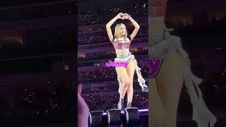 Lisa Dancing On Like Jennie At Blackpink Concert
