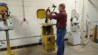 How to adjust and set up a bandsaw