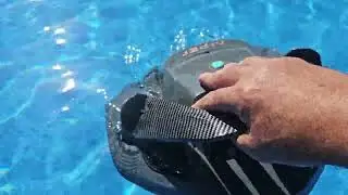 AIPER Cordless Robotic Pool Cleaner, Pool Vacuum with Dual-Drive Motors, Self-Parking Technology
