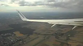 Ryanair B737-800 Landing in Poznan Lawica