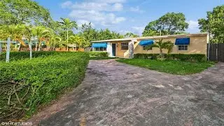 9835 SW 52nd St, Miami, FL Presented by Joaquin Gutierrez.