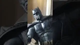 Nice Detail 1/9 scale #batman #batfleck #pose #fondjoy #mcfarlanetoys #shorts #actionfigures