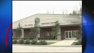 Police: Clay County jail supervisor smuggles drugs