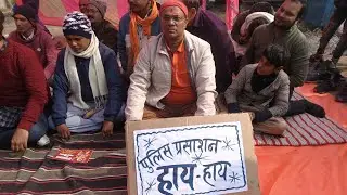 Deepu Yadav is live! थाने के पास चोरी हो जाता है उसका लाइव वीडियोहै