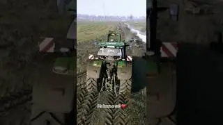 John Deere @muddy path 🔥 #farming #farmingsimulator25 #johndeere joh