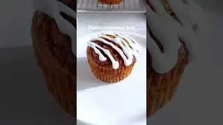 Paleo cinnamon roll muffins #glutenfree #paleorecipes #cinnamoroll #dairyfreerecipes #healthyrecipes