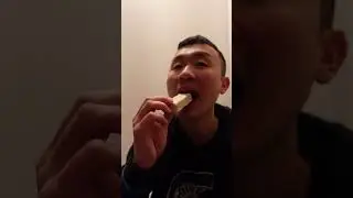 Trying Pure Protein Strawberry Flavor Bar