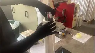 Coreless rewinding machine for stretch film roll ,coreless stretch film rewinding machine