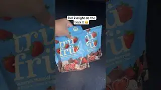 ITS SO GOOD I RECOMMEND! #algorithm #fyp #chocolate #trending # #strawberry  #shorts
