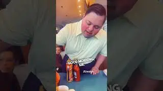 Мама навещает сына с синдромом Дауна на его первой работе ❤️
