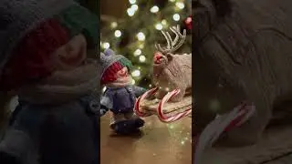 Hearing those jingle bells in the distance 🦌🛷🔔 #EverydayIsChristmas - Team Sia