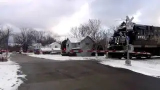 Dash 9 + NS 1001 Units on NS 206 Train