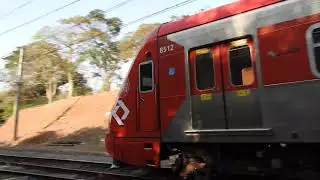 Cruzamento trens s&eacute;rie 8500 CPTM