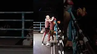 Tucker Phuket Fight Club 🇺🇸(red) defeats Chalermkait 🇹🇭(blue) by TKO in round 2