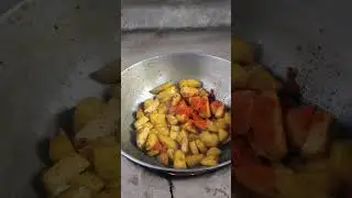 আজ সকালে বাবা পুকুর থেকে ধরেছিল অনেক গুলো মাছ 🐟🐟🐟 দুপুরে মাছের ঝোল দিয়ে ভাত খেলাম 😊😊😊
