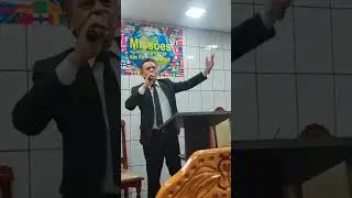 DEUS EM PRIMEIRO LUGAR - Salatiel Santos 