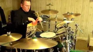 Mad Dog plays along to Led Zeppelin - The Ocean - drum cover-1/1