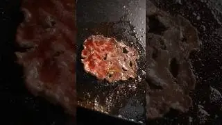 НЕПРАВИЛЬНЫЙ СПОСОБ ПРИГОТОВЛЕНИЯ СМЕШНЫХ БУРГЕРОВ!