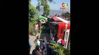 धनकुटामा &lsquo;एयर पाइप&rsquo; पड्किएर पल्टियो बस, दुई जनाको मृत्यु, छ जना घाइते