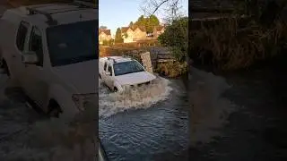 4x4 FAST into DEEP FLOOD ! Trescott Ford #floods