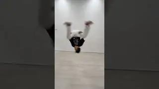 Why was the hat trick so clean tho 😩 #breakdance #flips