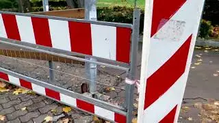 Bad Ems West - Kaputtes Gel&auml;nder vor dem Bahnhof (1.11.2025)