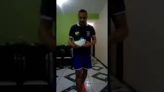 como tirar aquelas marcas pretas de arranhões em chuteiras