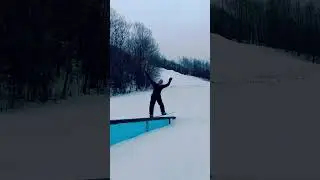 Riding the Arbor Shiloh Rocker 161mw. #Arborsnowboards #park #snowboarding #review #rap #rails