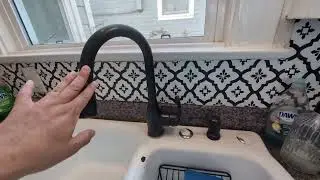 Moen Arbor Oil Rubbed Bronze One Handle Kitchen Faucet with Pull Down Sprayer Featuring Power Clean
