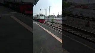 KA JOGLOSEMARKERTO SEMARANG TAWANG - SOLO BALAPAN #keretaapi #liburan